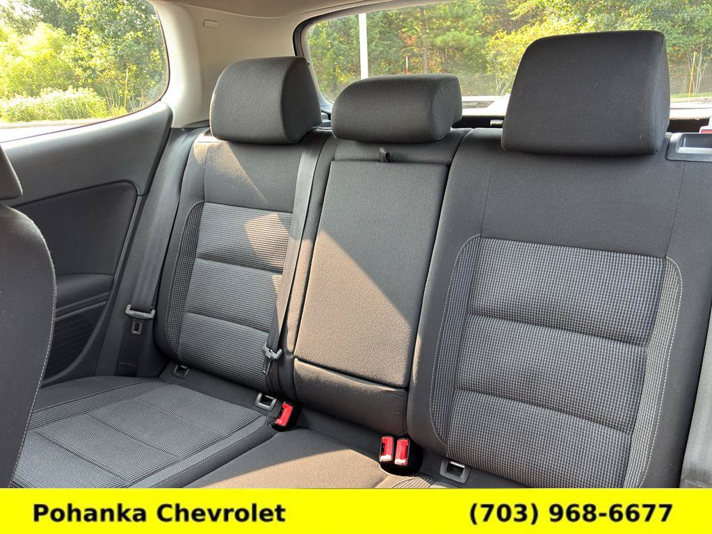 Used 2012 Volkswagen Golf 2-Door FWD image 21