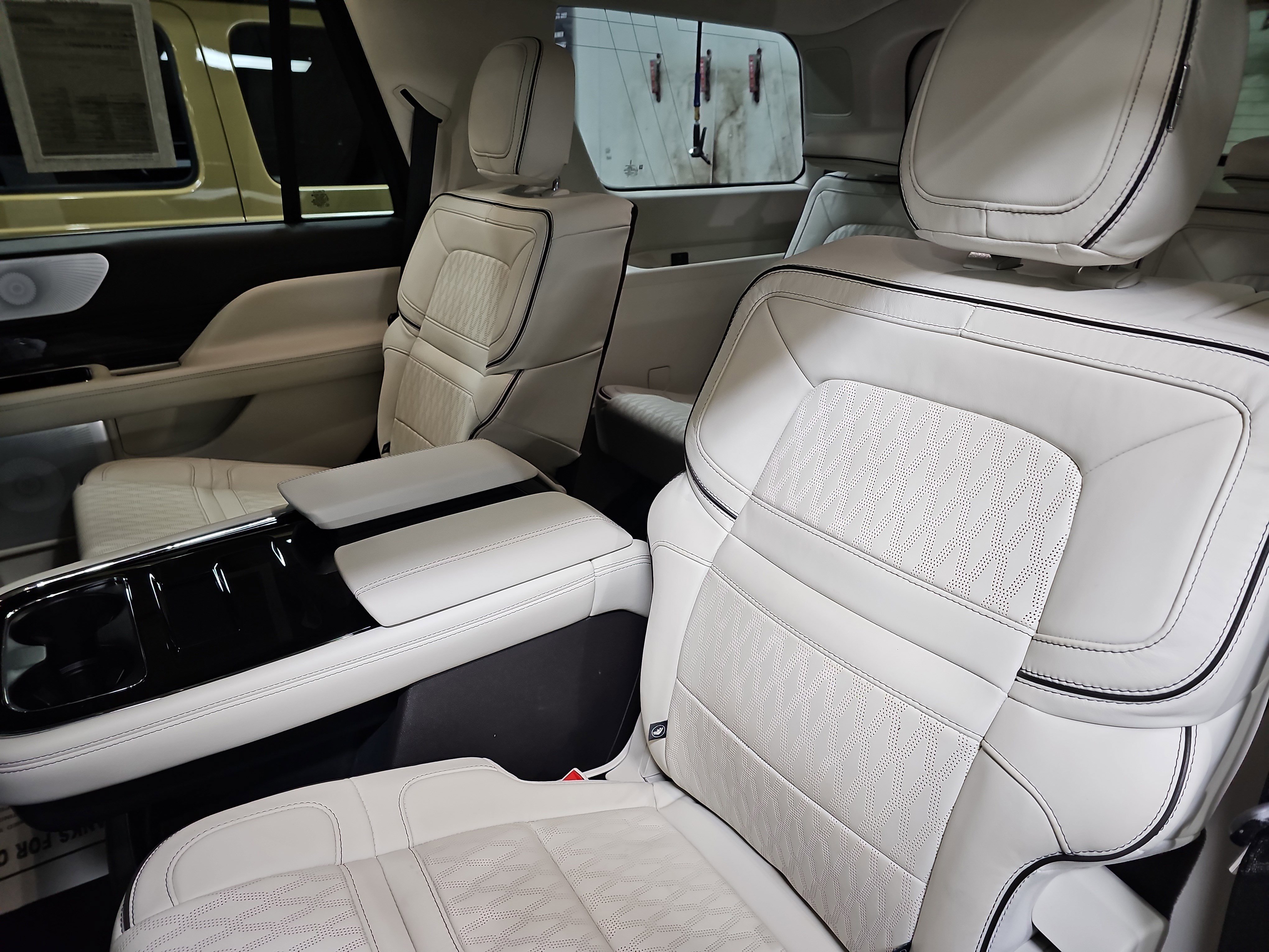 Used 2024 Lincoln Navigator Black Label AWD/4WD image 16
