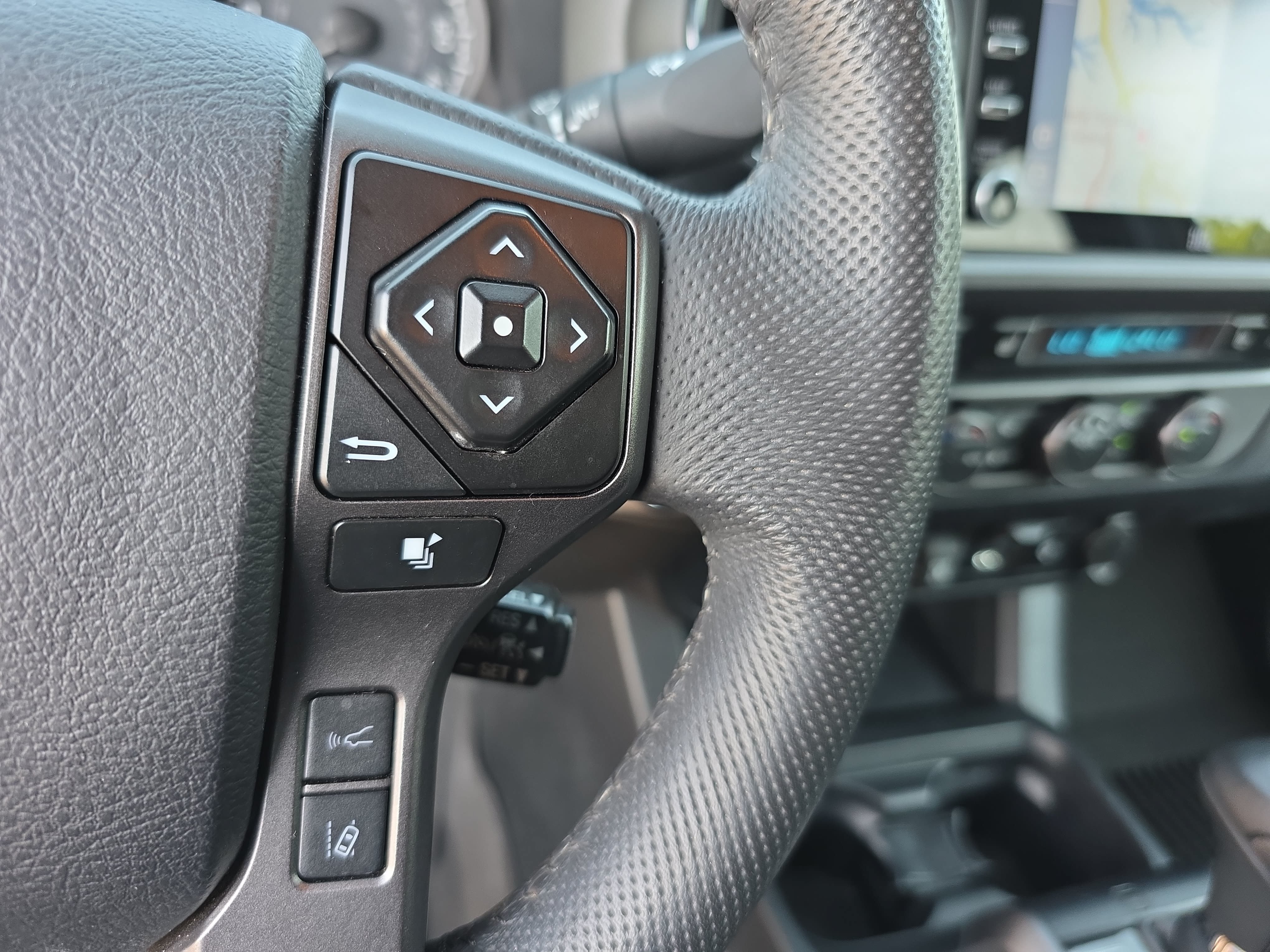 Used 2023 Toyota Tacoma TRD Sport w/ TRD Premium Sport Package AWD/4WD image 17