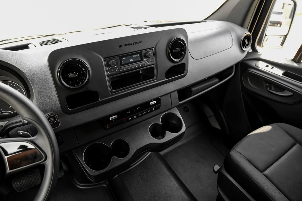 Used 2024 Mercedes-Benz Sprinter 2500 image 19