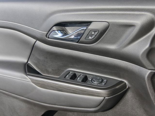 Used 2023 GMC Acadia SLT image 14