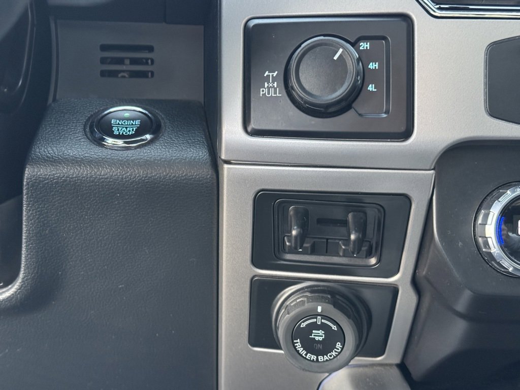 Used 2022 Ford F350 Lariat w/ Black Appearance Package image 37