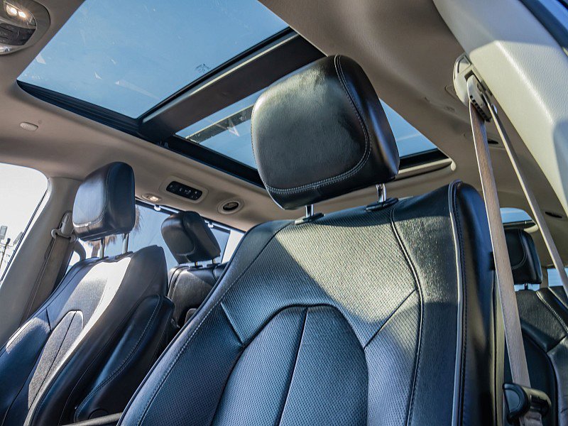 Used 2020 Chrysler Pacifica Limited image 22