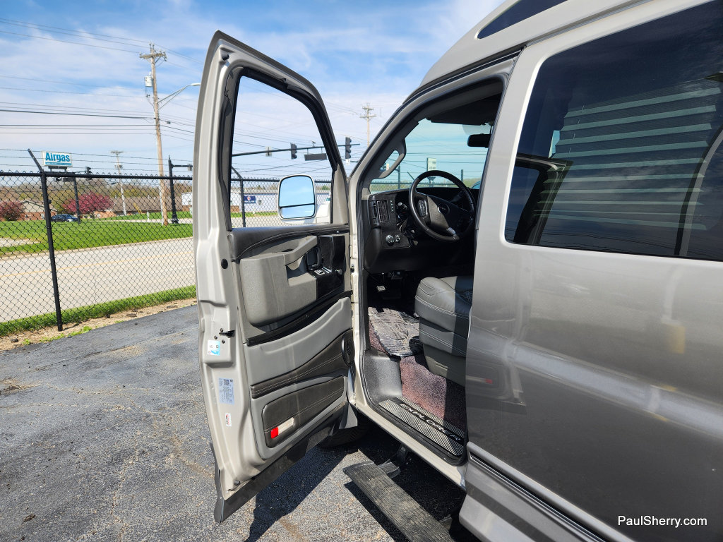 Used 2023 GMC Savana 2500 Extended RWD image 38