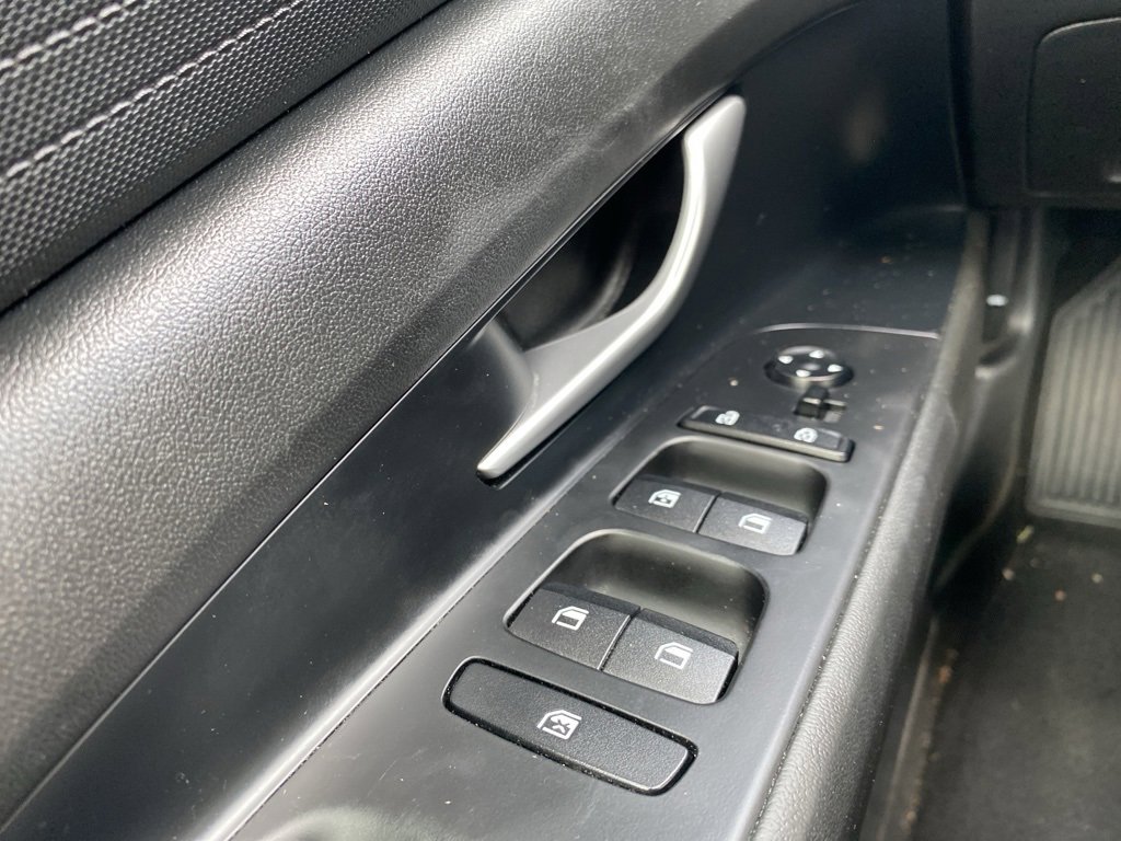 Used 2023 Hyundai Elantra SEL w/ Preferred Accessory Package image 24