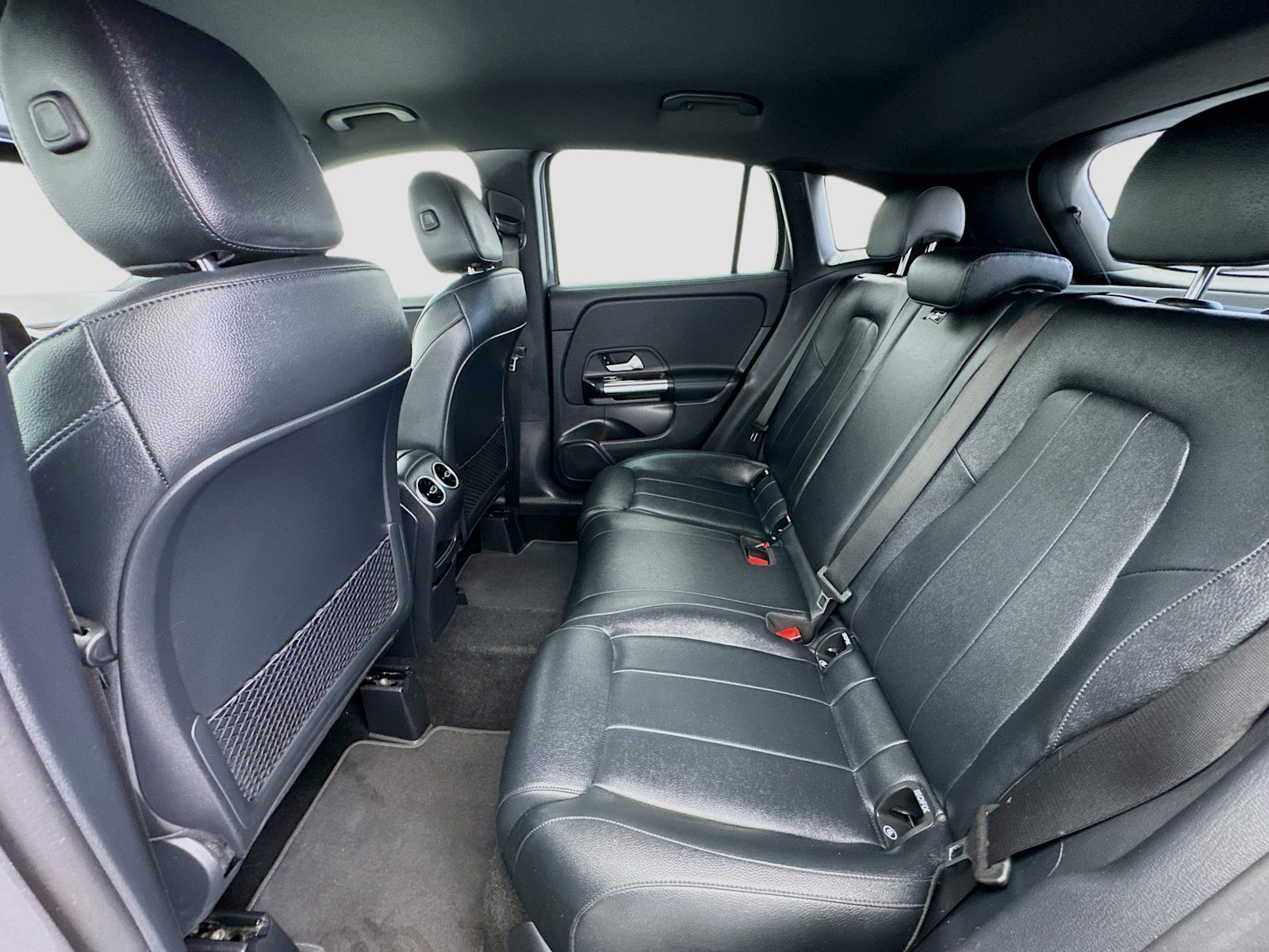 Used 2023 Mercedes-Benz GLA 250 4MATIC w/ Premium Package image 15