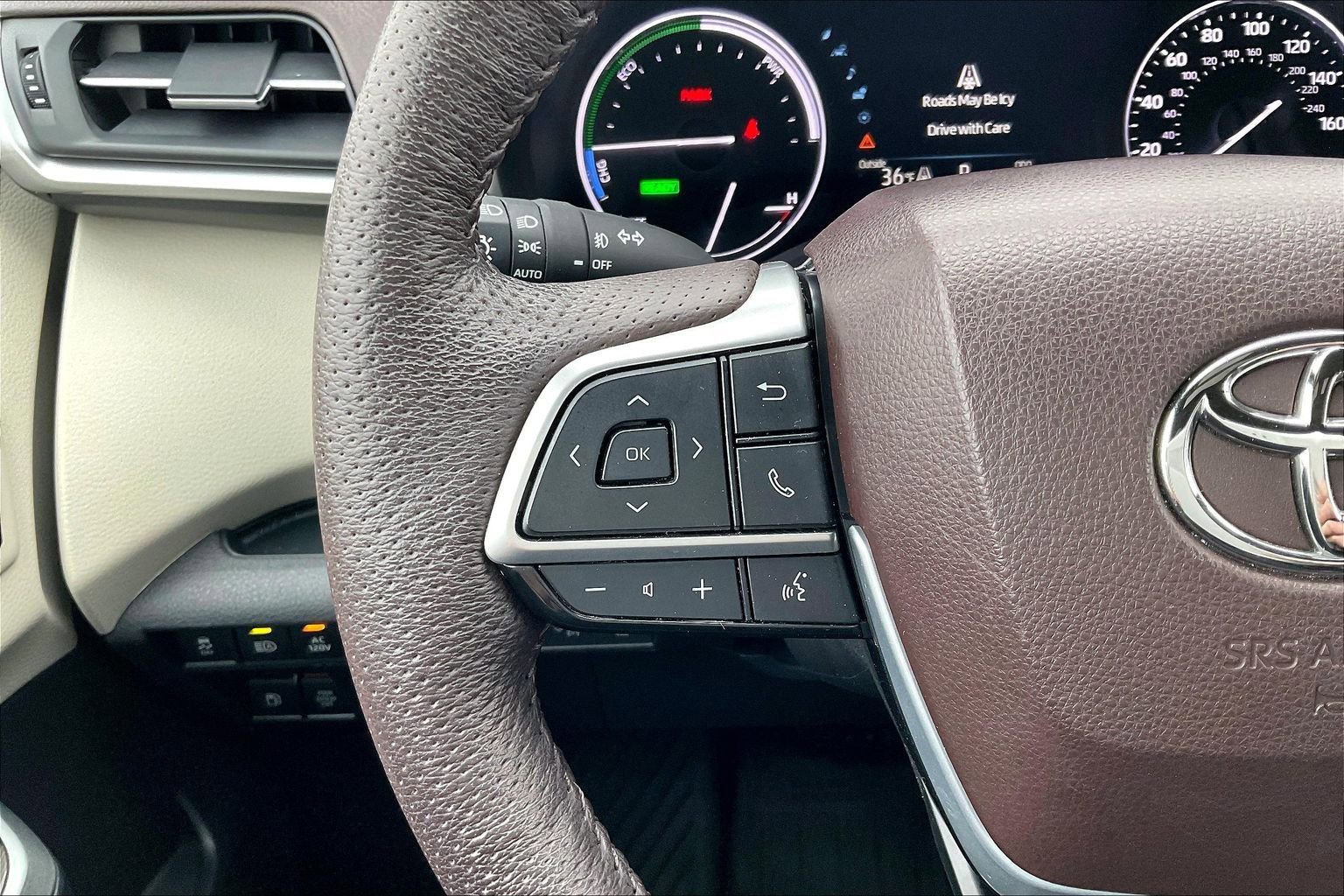 Used 2022 Toyota Sienna Platinum image 10