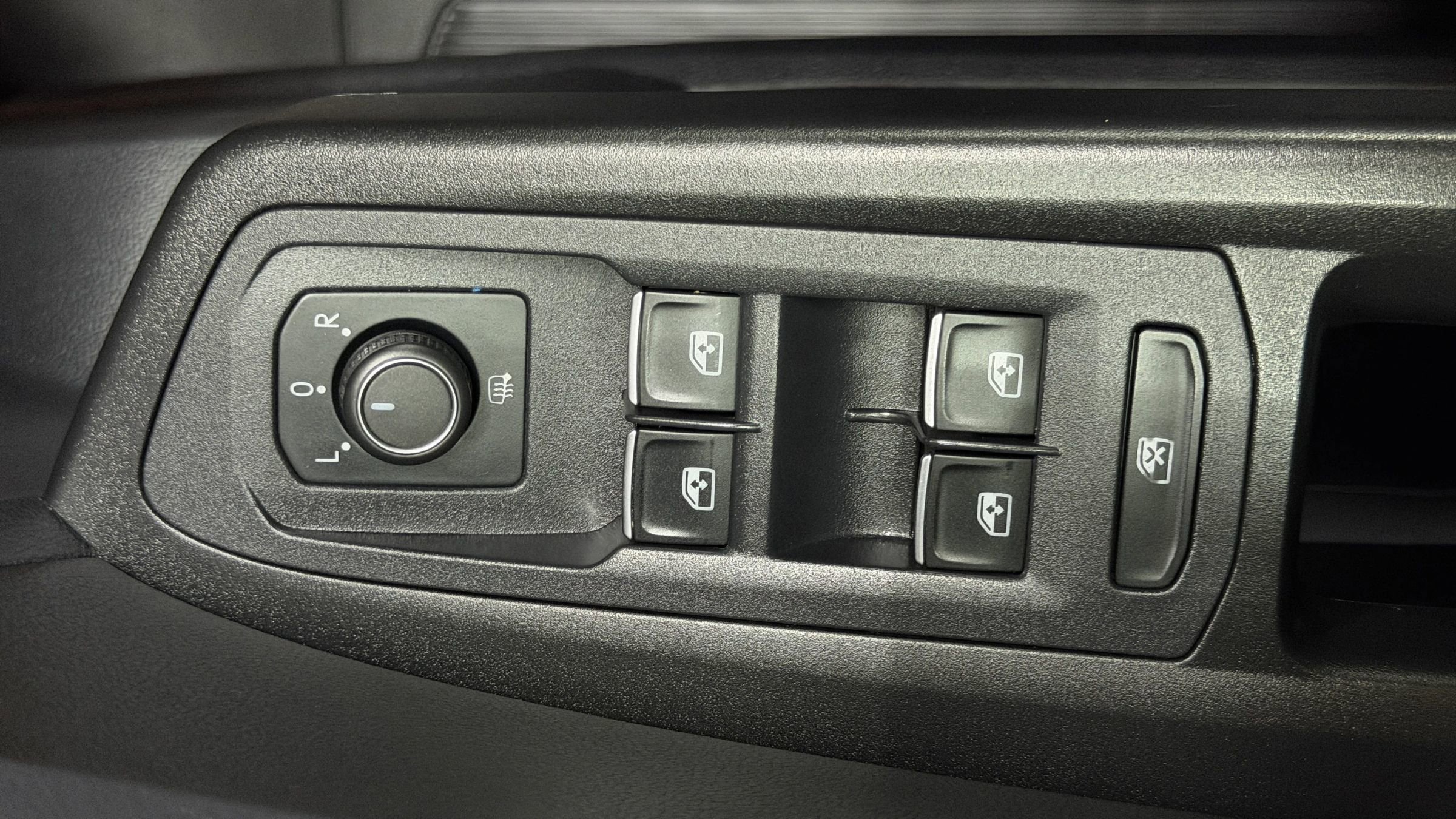 Used 2018 Volkswagen Atlas SE image 23