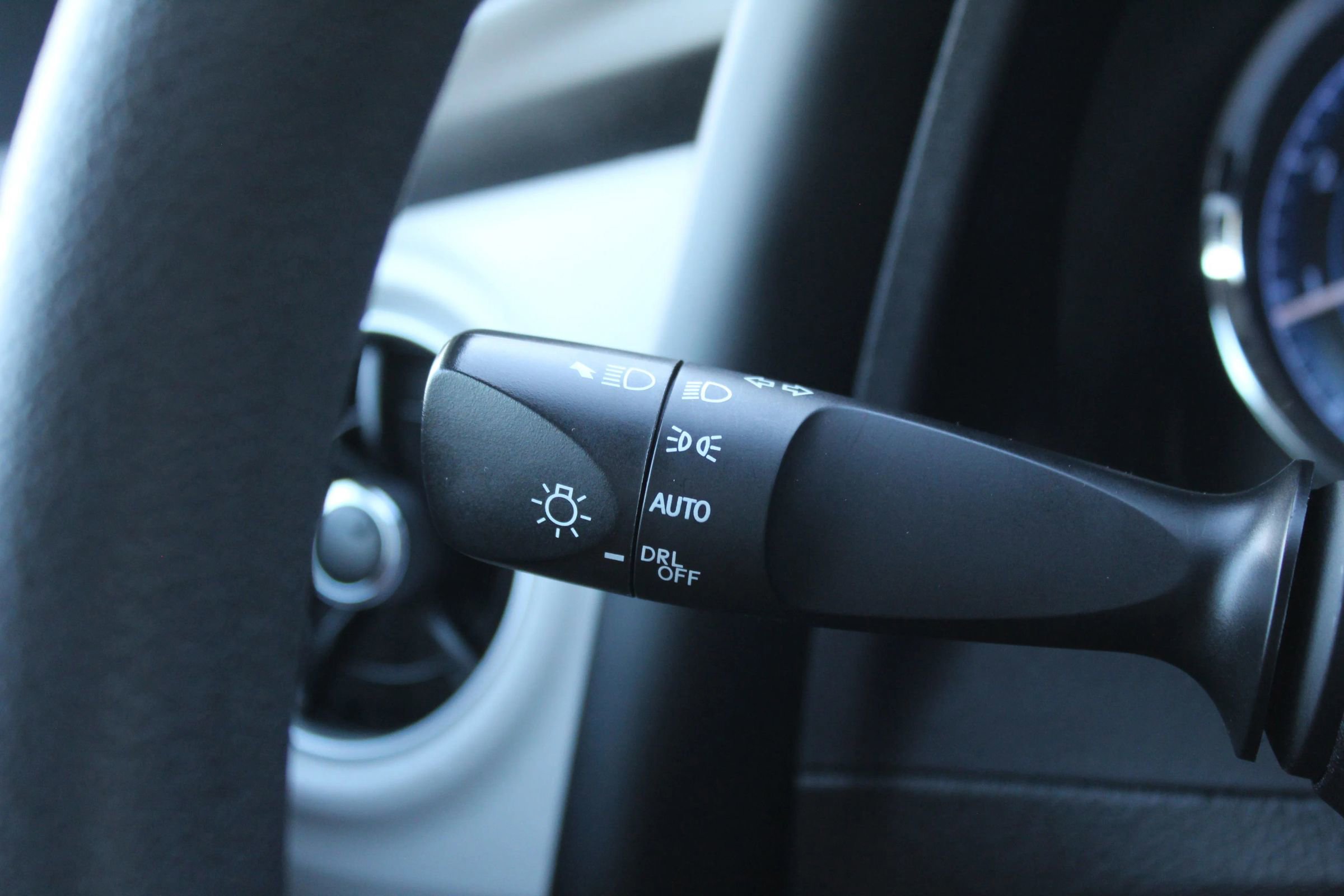 Used 2018 Toyota Corolla LE FWD image 29