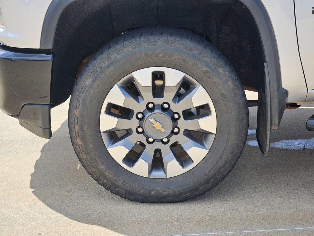 Used 2022 Chevrolet Silverado 2500 Custom w/ Custom Convenience Package image 17