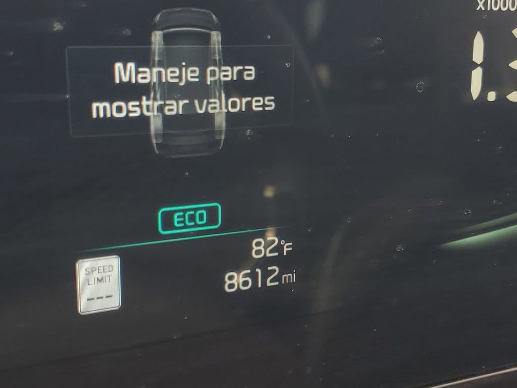 Used 2025 Kia Sportage EX image 22