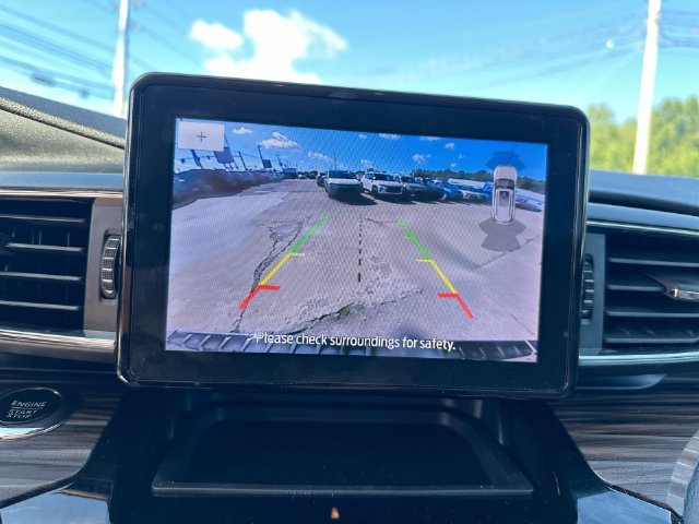 Used 2023 Ford Explorer Limited w/ Equipment Group 301A AWD/4WD image 19