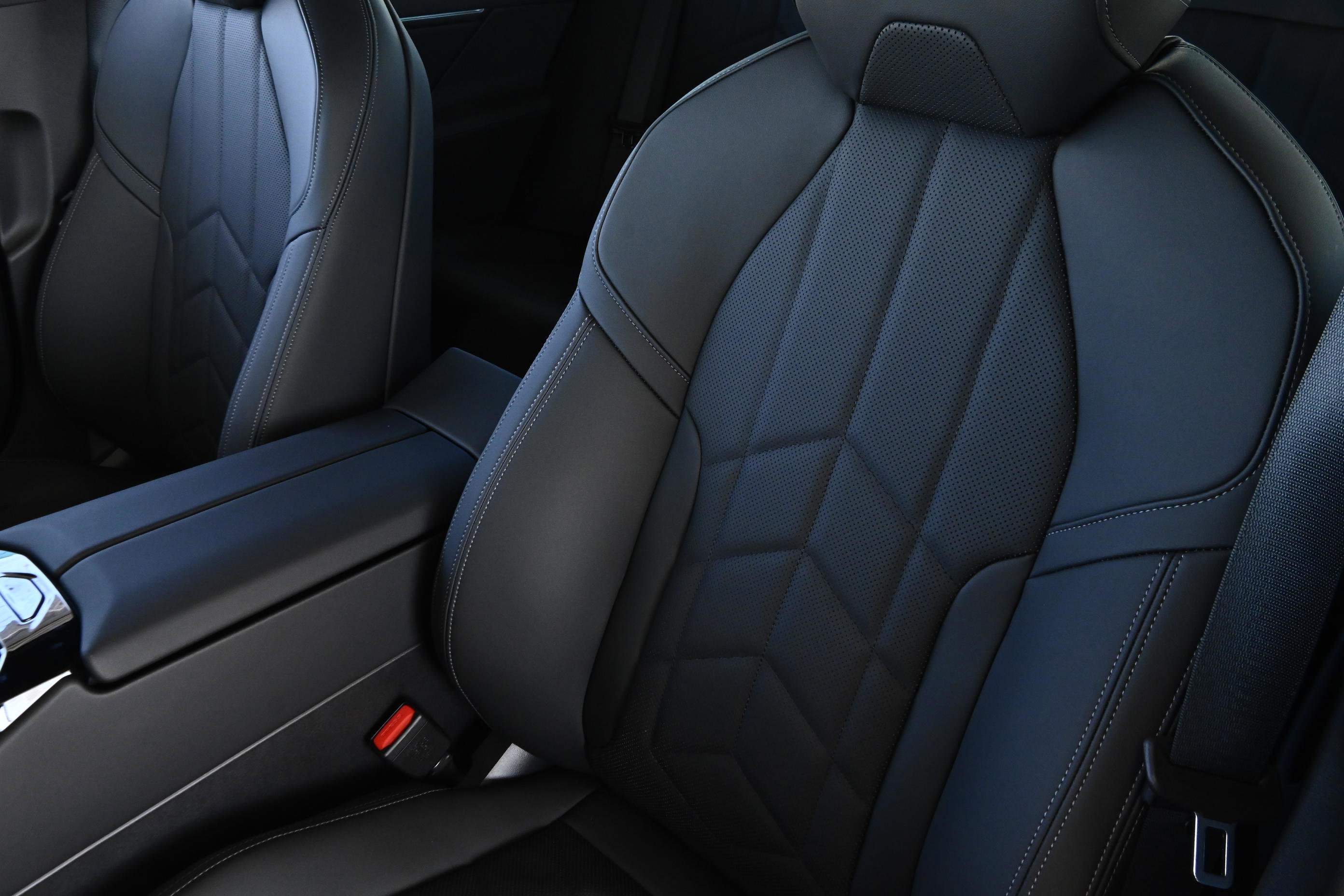 New 2026 BMW 530i w/ Premium Package RWD image 9