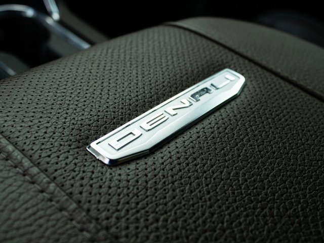 Used 2025 GMC Sierra 2500 Denali w/ Denali Reserve Package image 18