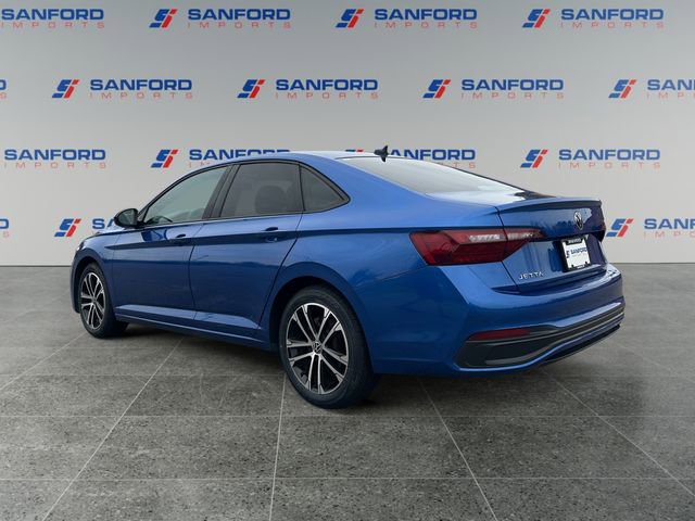 Used 2022 Volkswagen Jetta Sport image 3