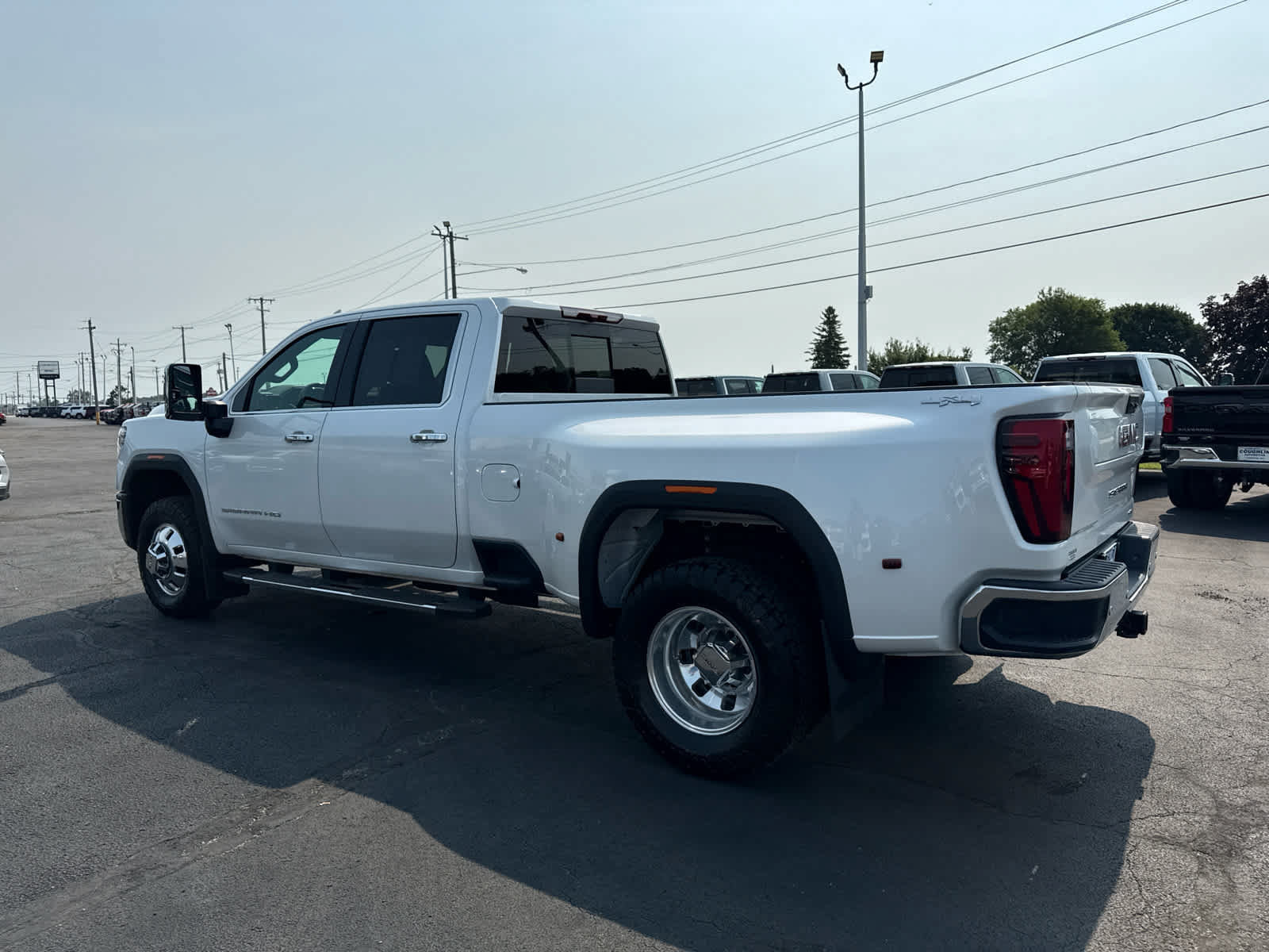 Certified 2024 GMC Sierra 3500 SLT w/ SLT Premium Package AWD/4WD image 3