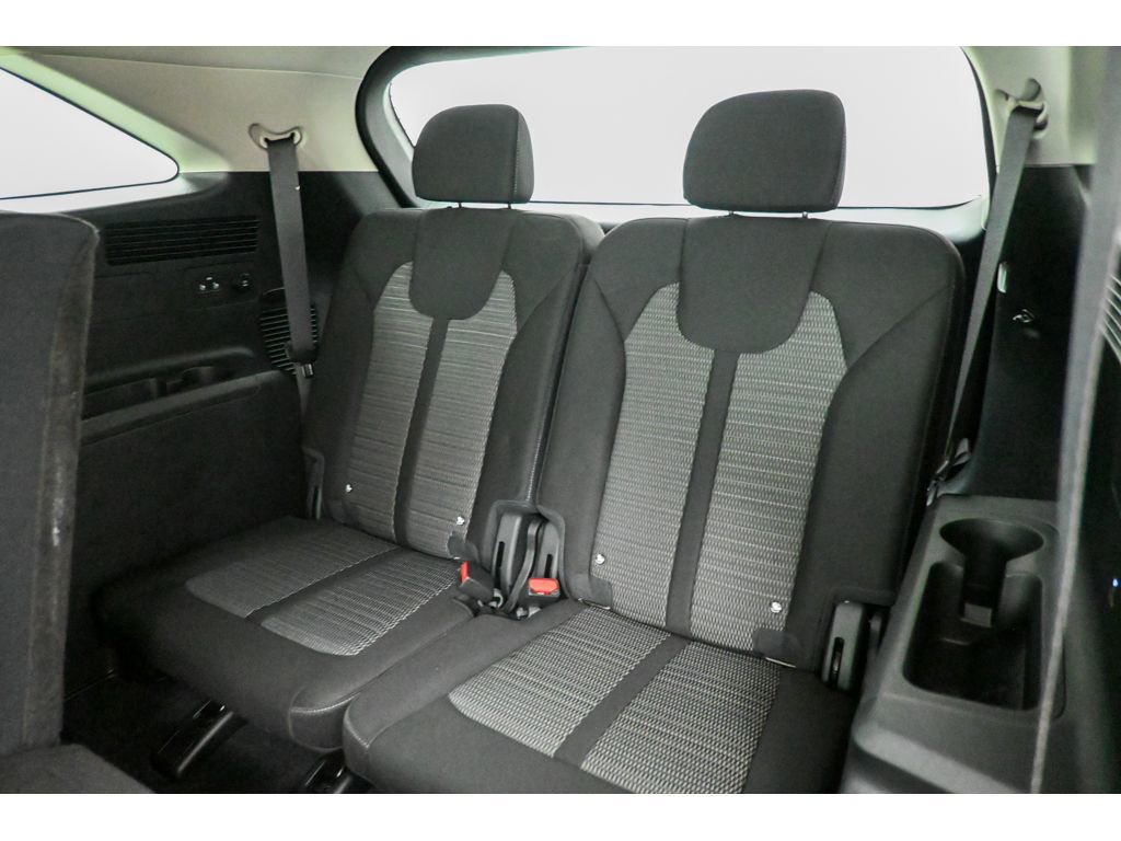 Certified 2025 Kia Sorento LX FWD image 18