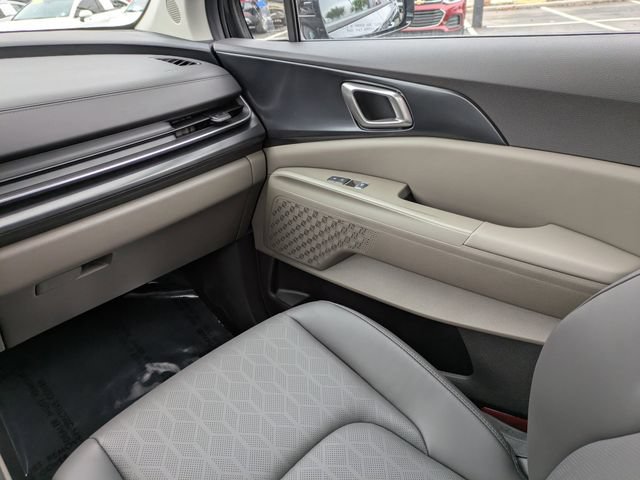 New 2026 Kia Carnival FWD image 21