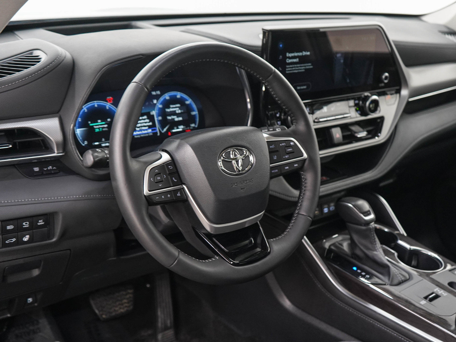 Used 2025 Toyota Highlander Platinum AWD/4WD image 21