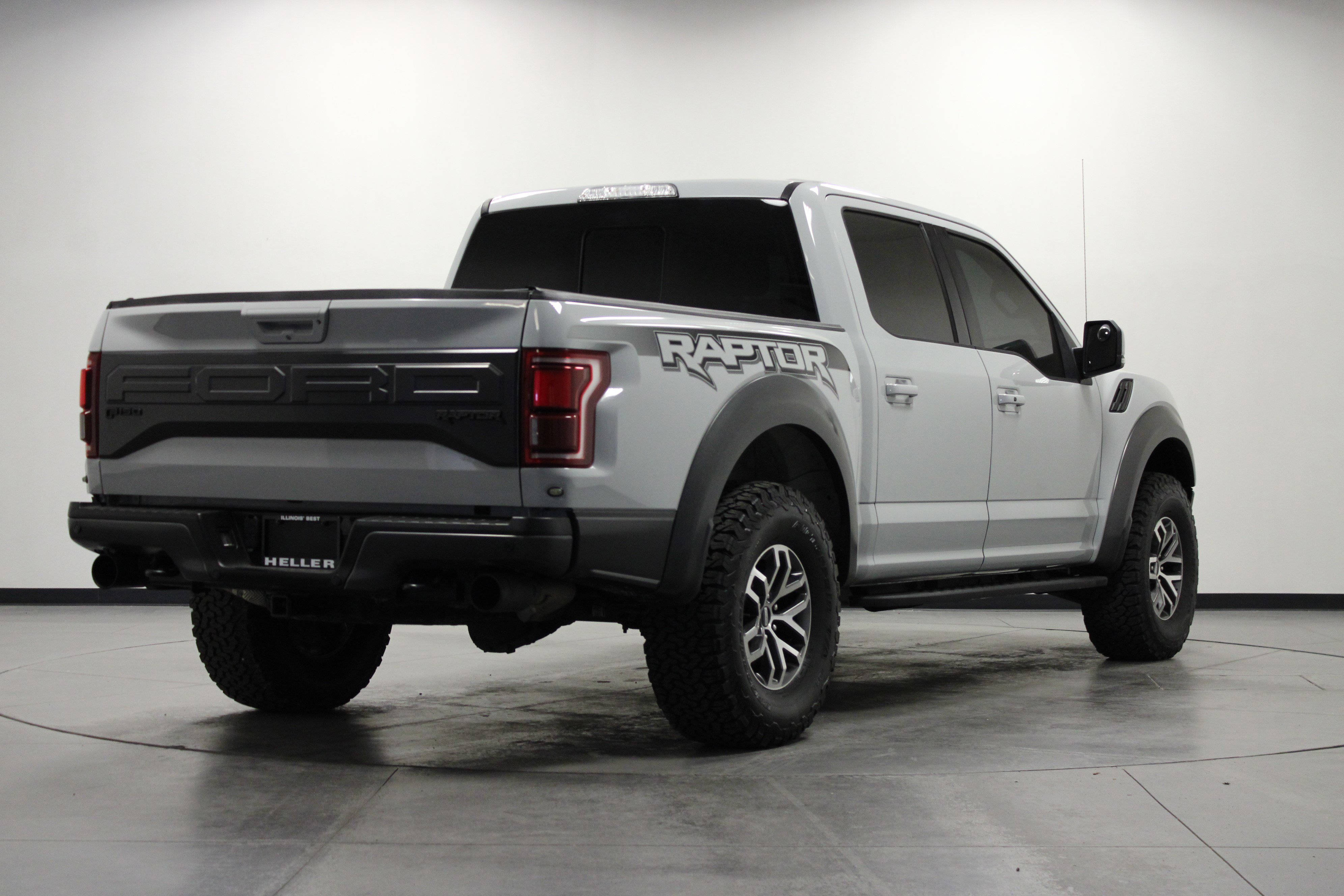 Used 2017 Ford F150 Raptor w/ Equipment Group 802A Luxury AWD/4WD image 4