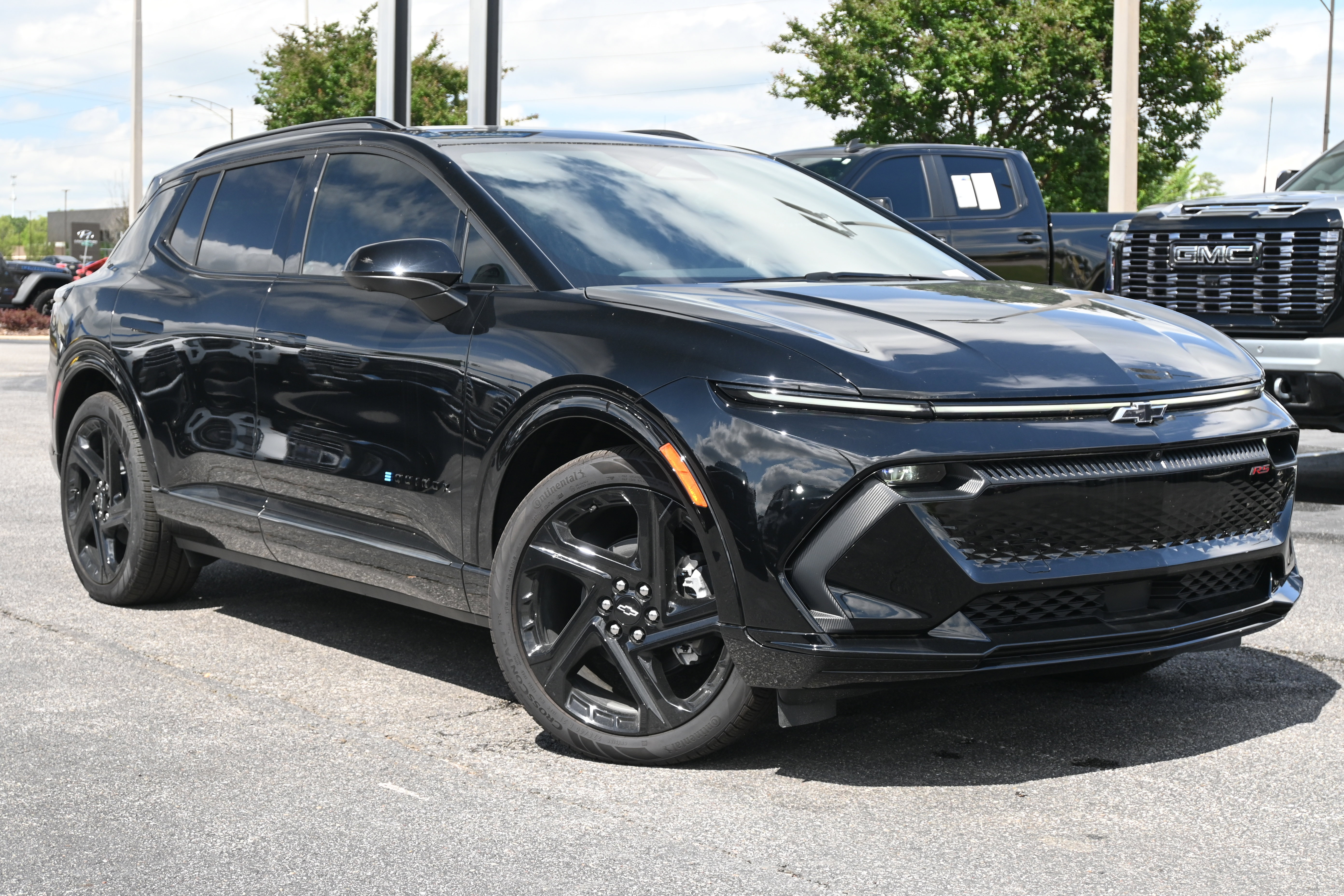 New 2026 Chevrolet Equinox EV RS FWD image 2