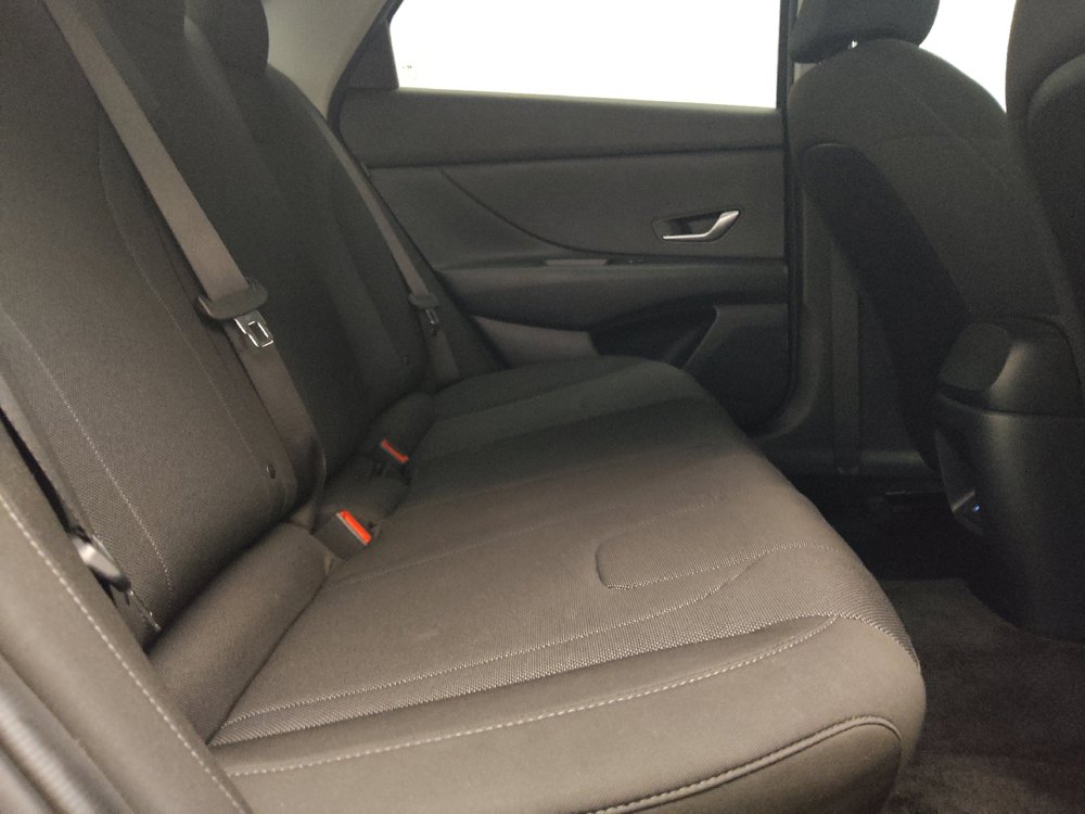 Used 2025 Hyundai Elantra SE w/ Cargo Package FWD image 19