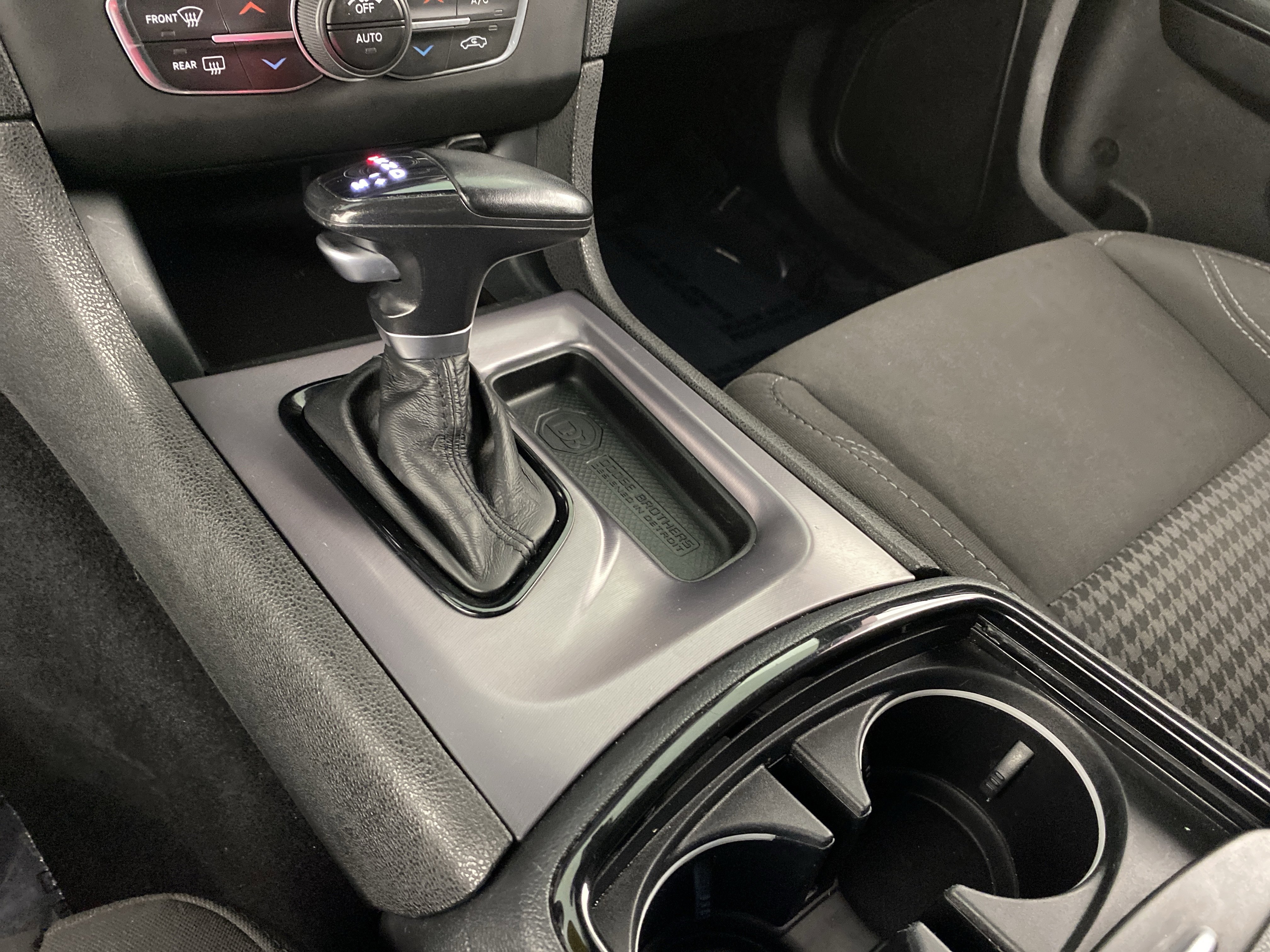 Used 2019 Dodge Charger SXT w/ Blacktop Package image 34