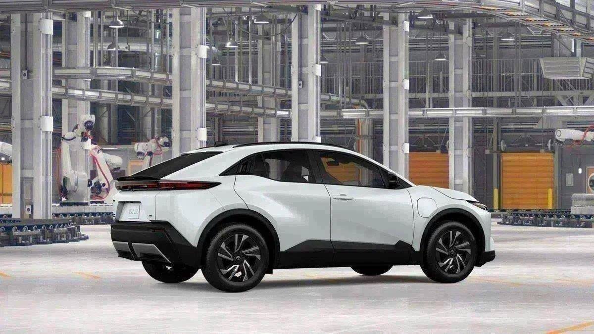 New 2026 Toyota C-HR AWD/4WD image 11