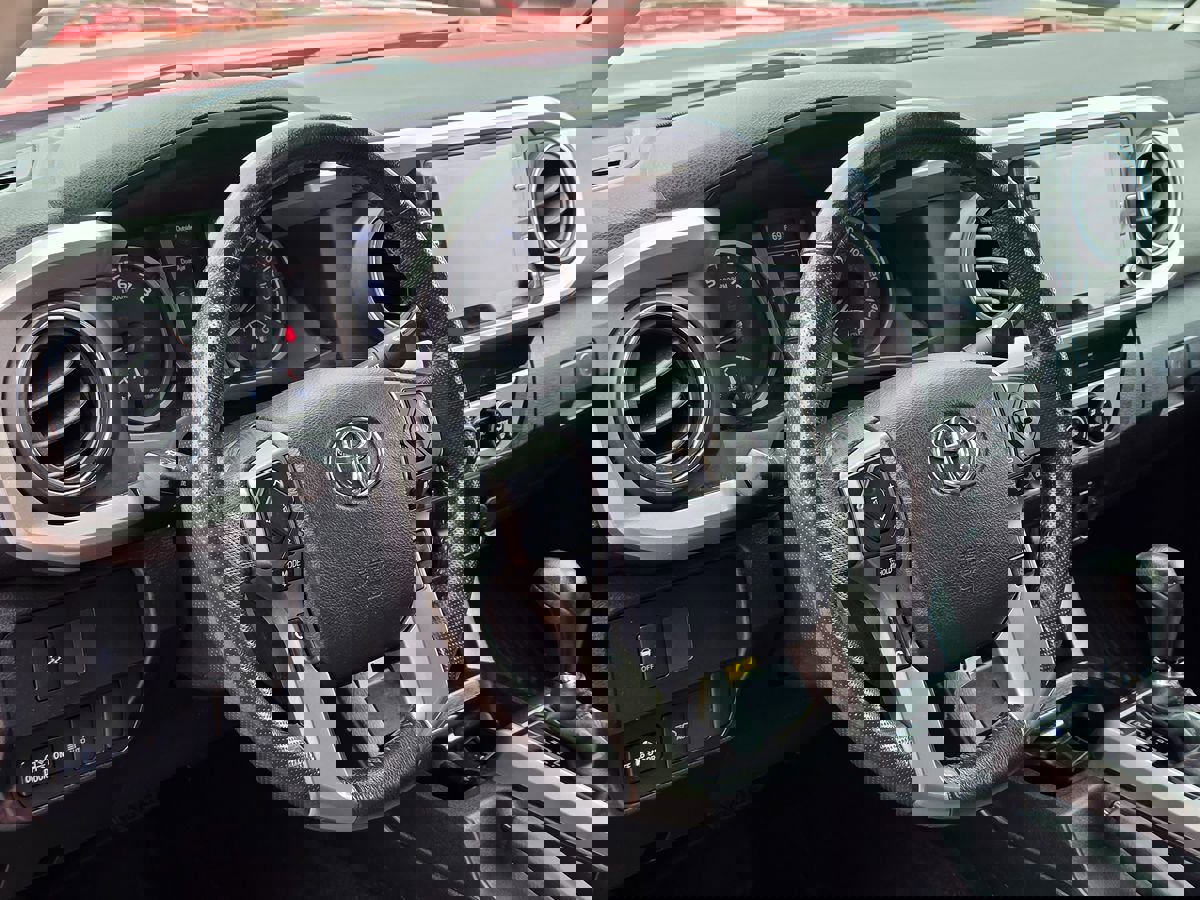 Used 2020 Toyota Tacoma SR5 image 27