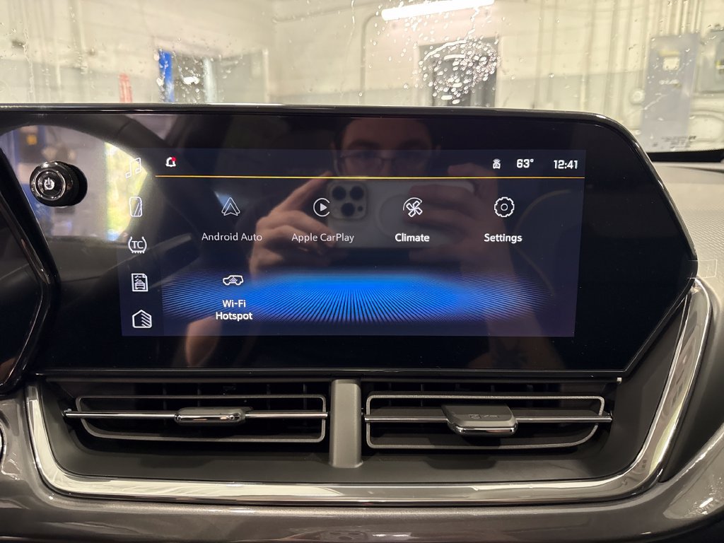 New 2026 Chevrolet Trax ACTIV w/ Sunroof Package FWD image 11