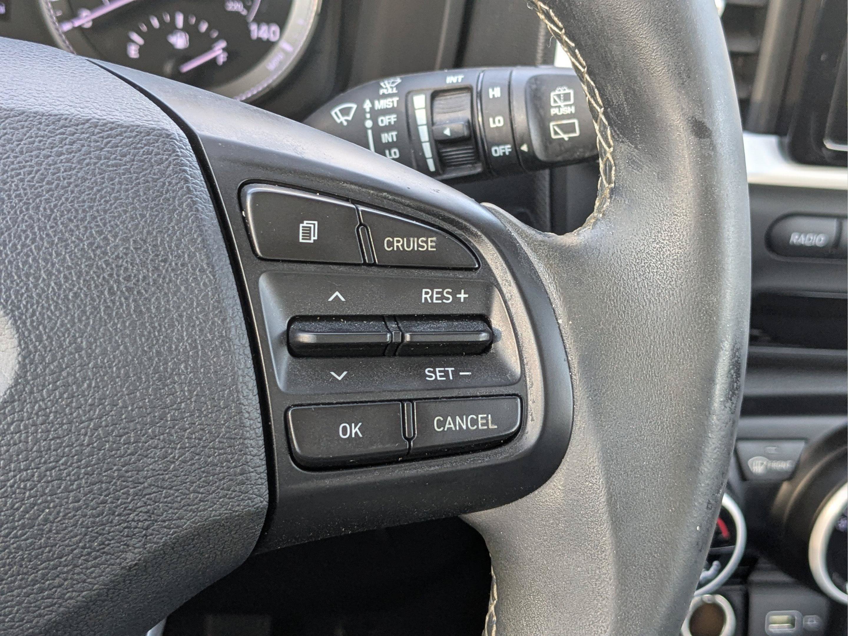 Certified 2022 Hyundai Venue Limited FWD image 25