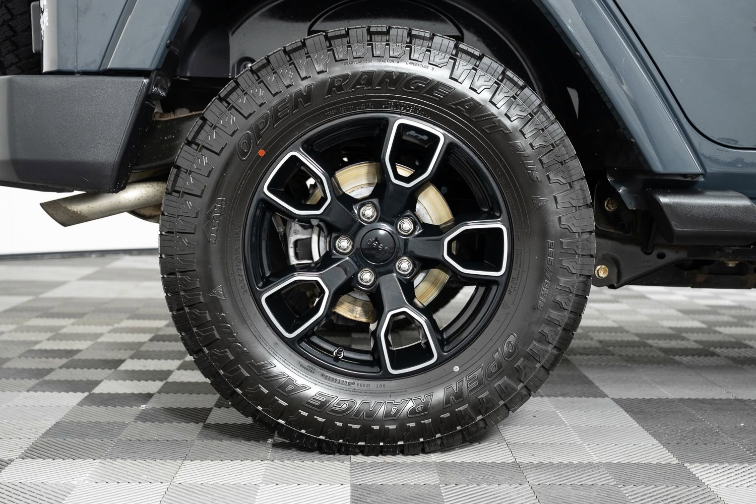 Used 2018 Jeep Wrangler Unlimited Sahara image 38