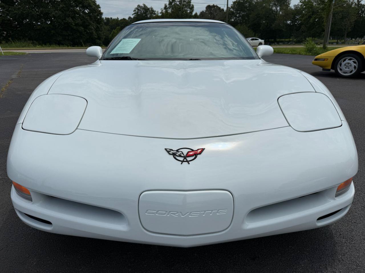 Used 1998 Chevrolet Corvette Coupe RWD image 4