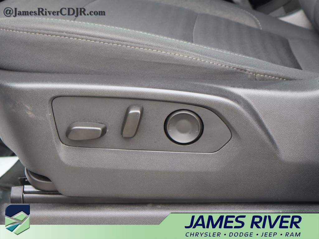 Used 2025 Chevrolet Silverado 2500 LT w/ Convenience Package image 23