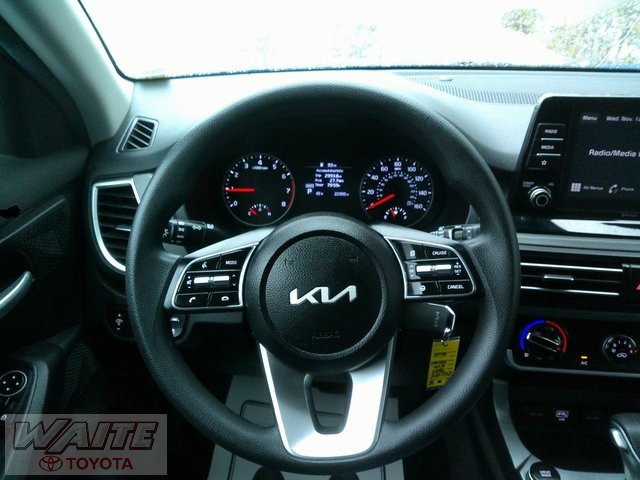 Used 2023 Kia Seltos LX image 10