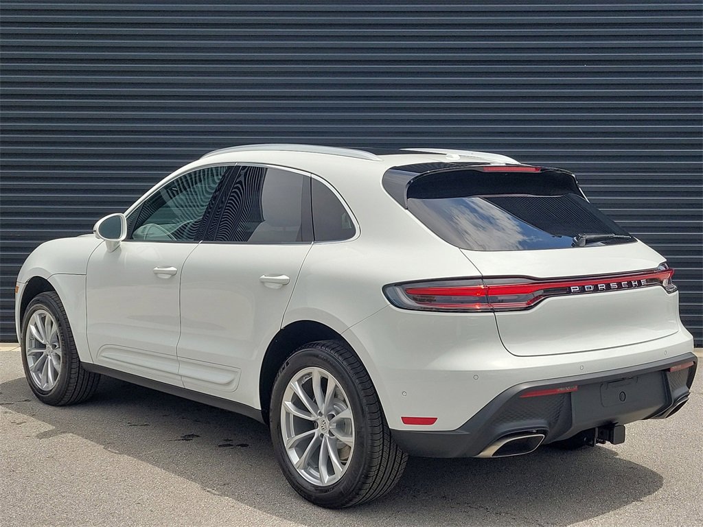New 2026 Porsche Macan image 3