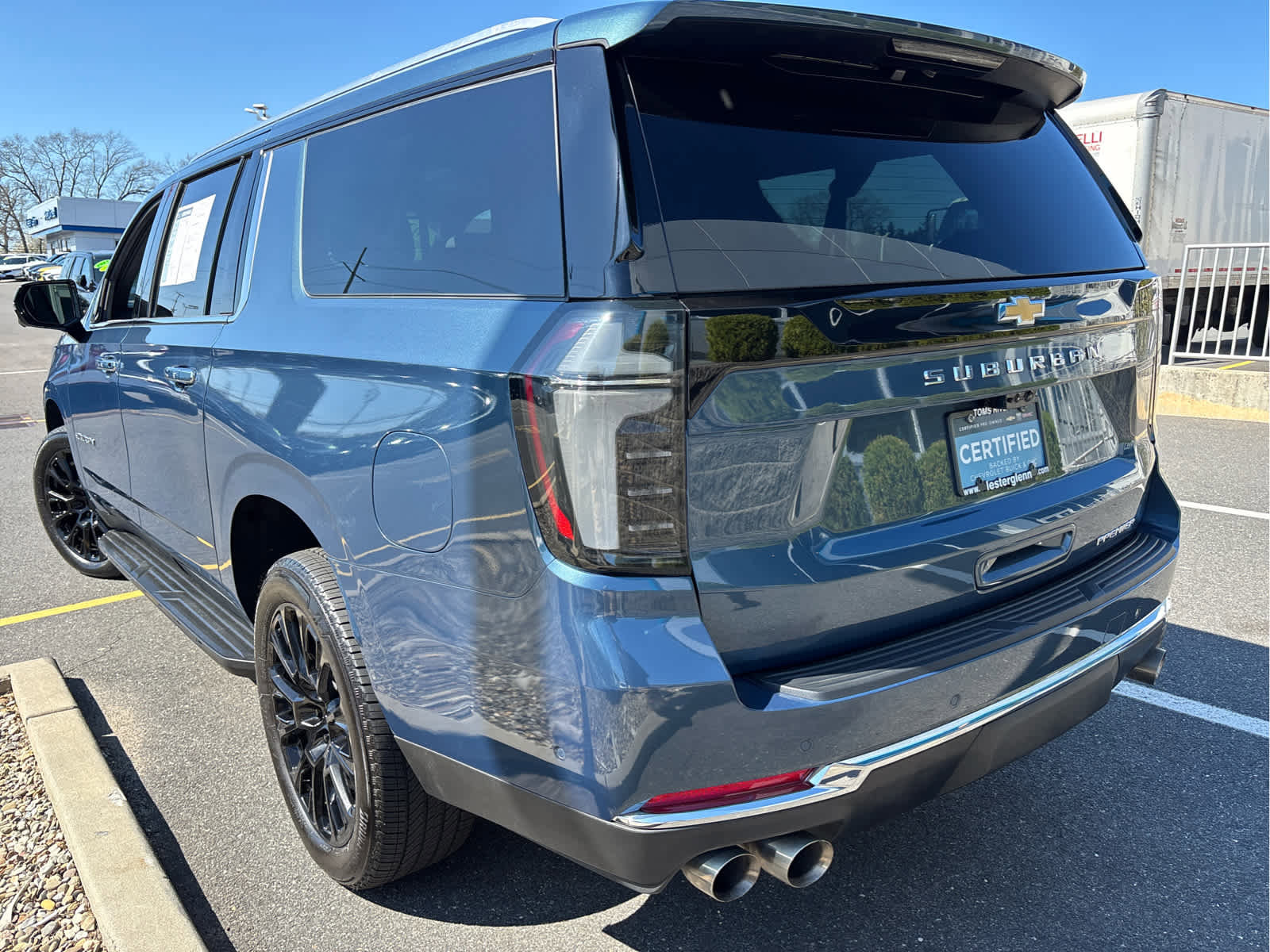 Certified 2025 Chevrolet Suburban Premier image 39