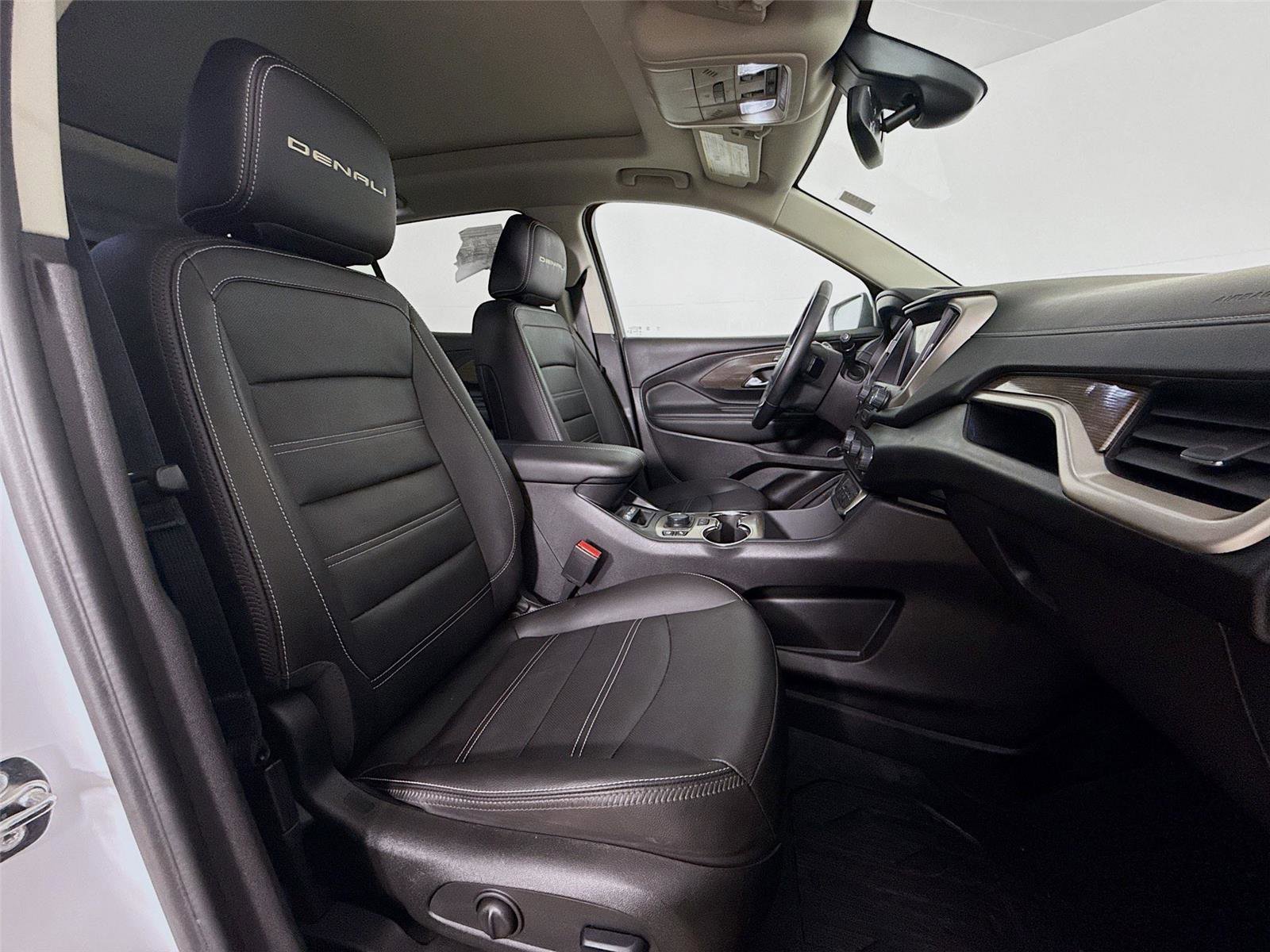 Used 2024 GMC Terrain Denali w/ Denali Premium Package image 31
