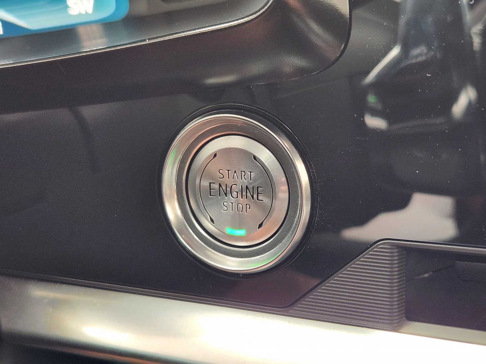 Used 2025 Chevrolet Corvette Stingray Coupe w/ Battery Protection Package image 25