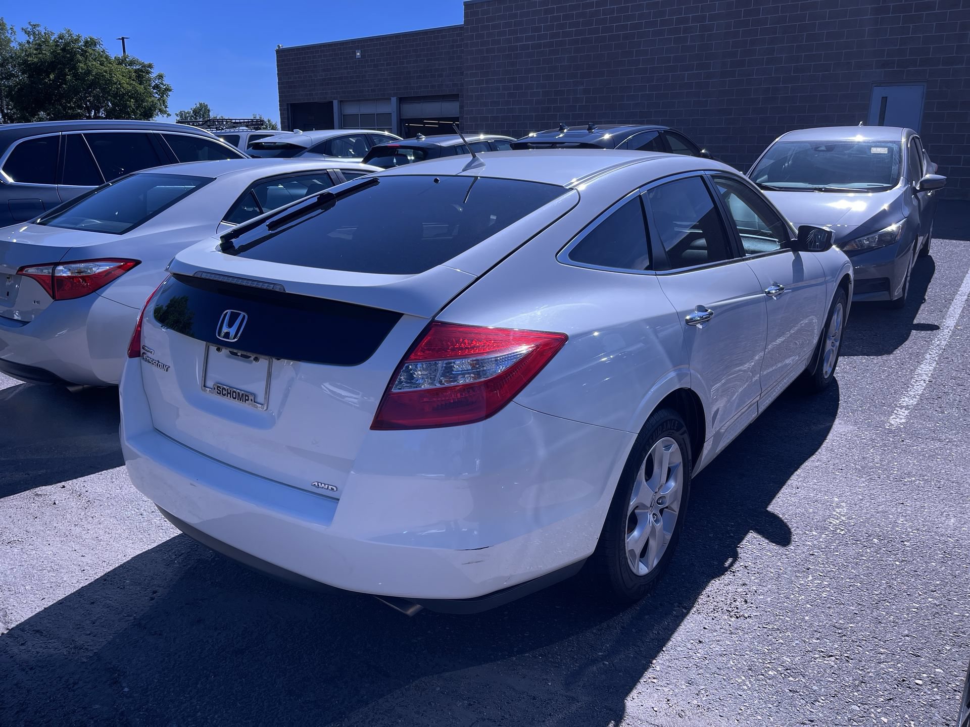 Used 2011 Honda Crosstour EX-L image 2