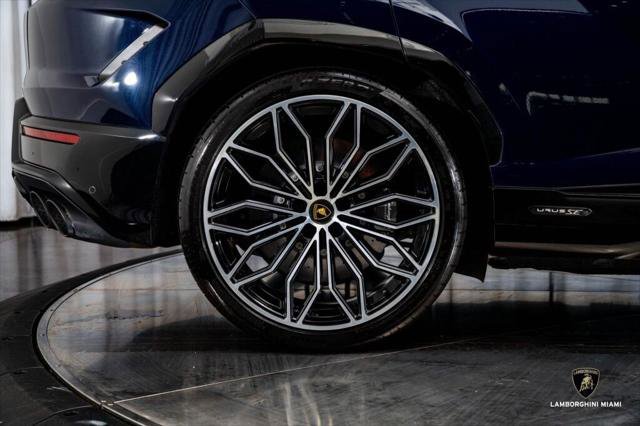 Used 2025 Lamborghini Urus SE image 17