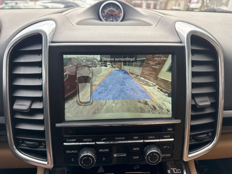 Used 2016 Porsche Cayenne image 26
