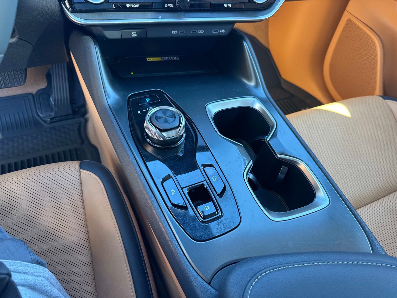 Used 2025 Lexus RZ 300e w/ Accessory Package (Z1) FWD image 27