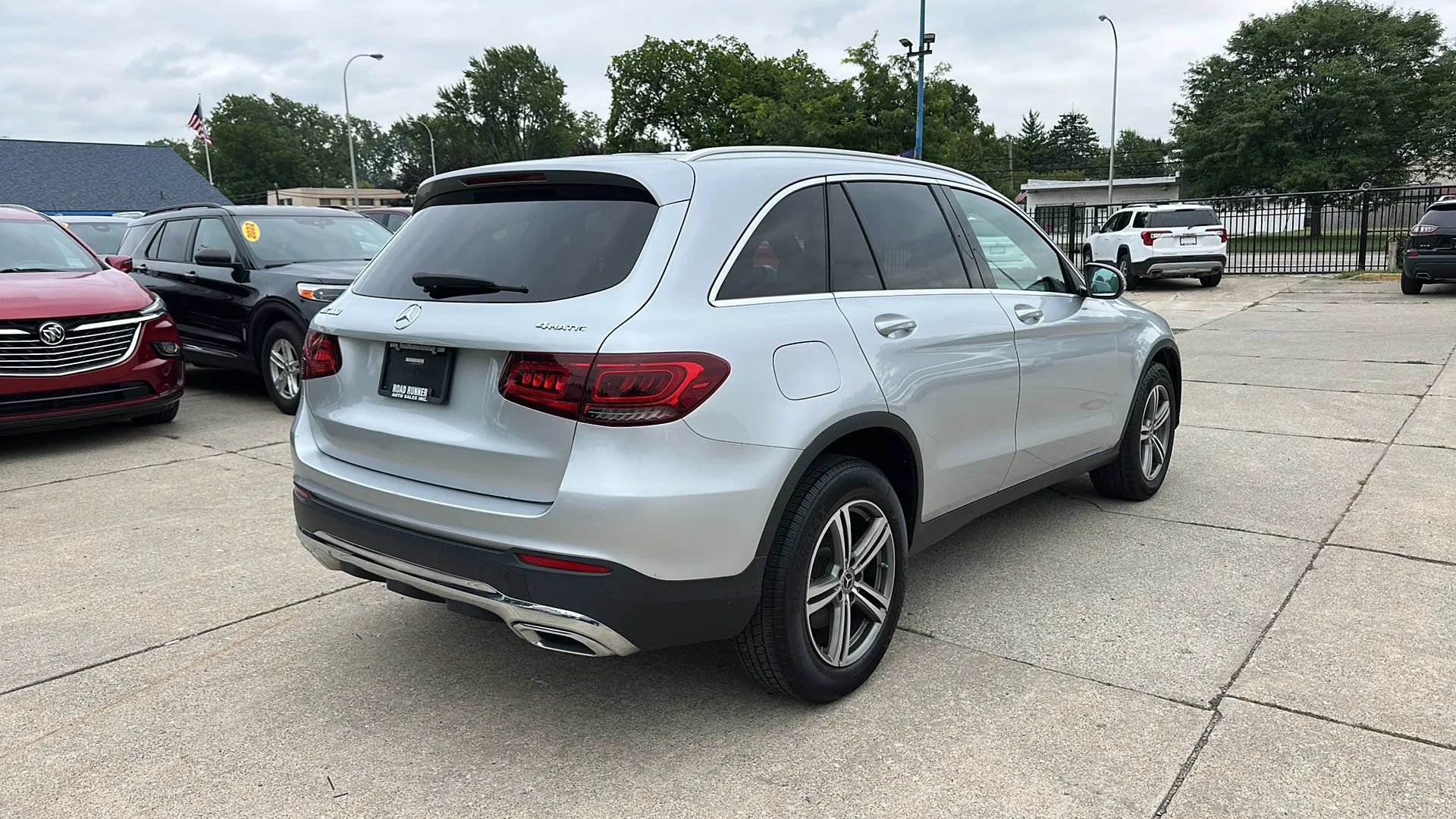 Used 2020 Mercedes-Benz GLC 300 4MATIC image 5