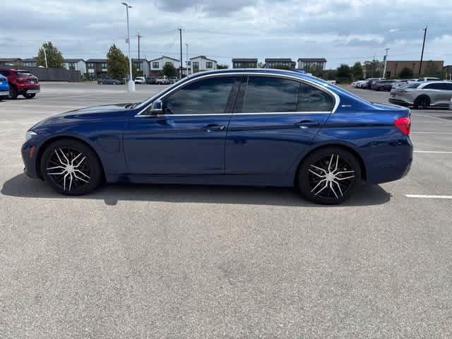 Used 2018 BMW 330e w/ Premium Package RWD image 2