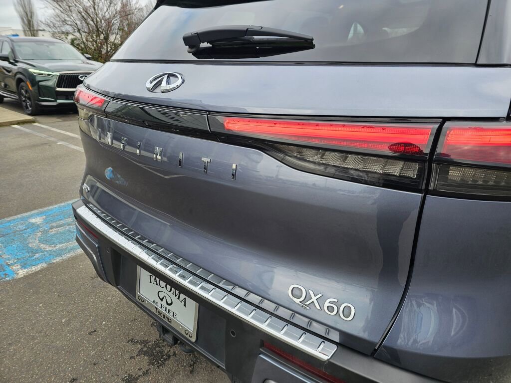 Used 2023 INFINITI QX60 Sensory w/ Vision Package image 18