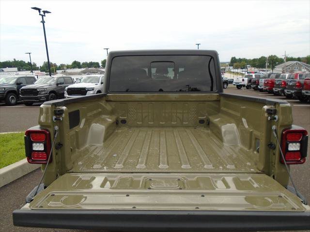 Certified 2026 Jeep Gladiator Mojave AWD/4WD image 18