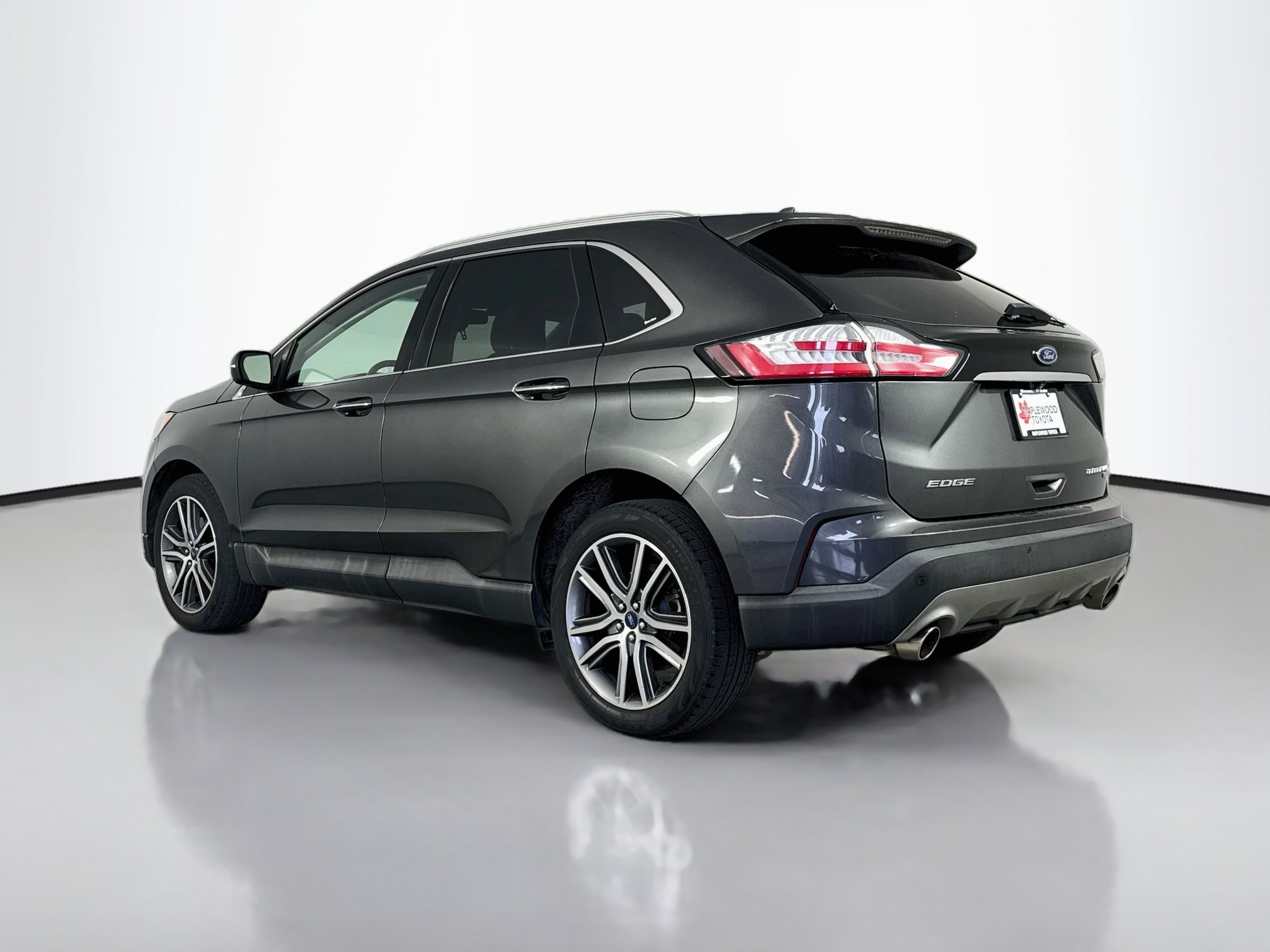 Used 2019 Ford Edge Titanium w/ Cold Weather Package AWD/4WD image 5