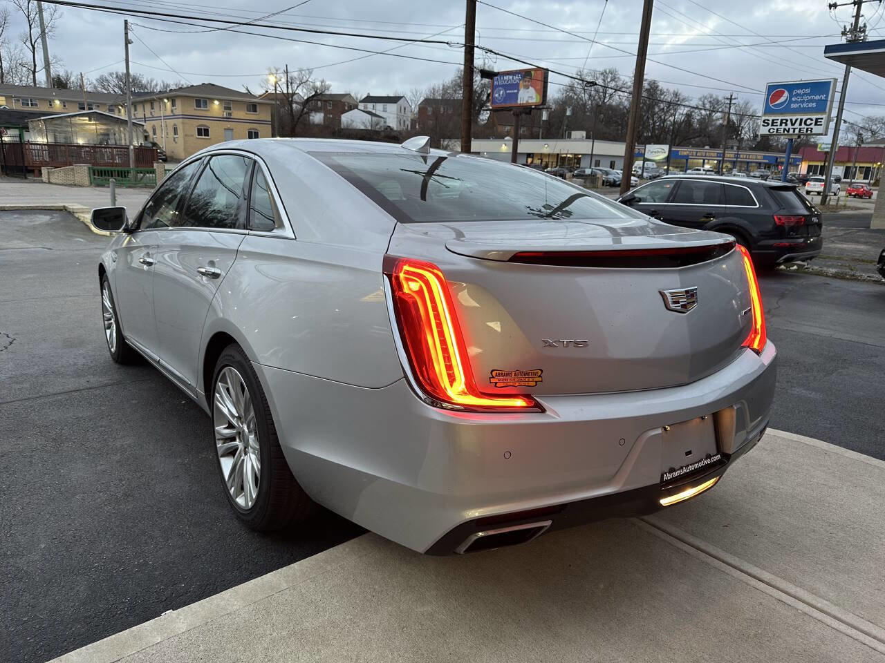 Used 2018 Cadillac XTS Luxury image 9