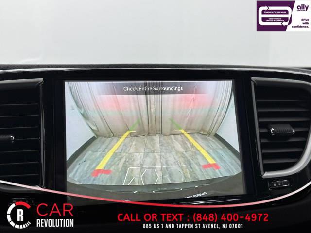 Used 2024 Chrysler Pacifica Touring-L FWD image 64